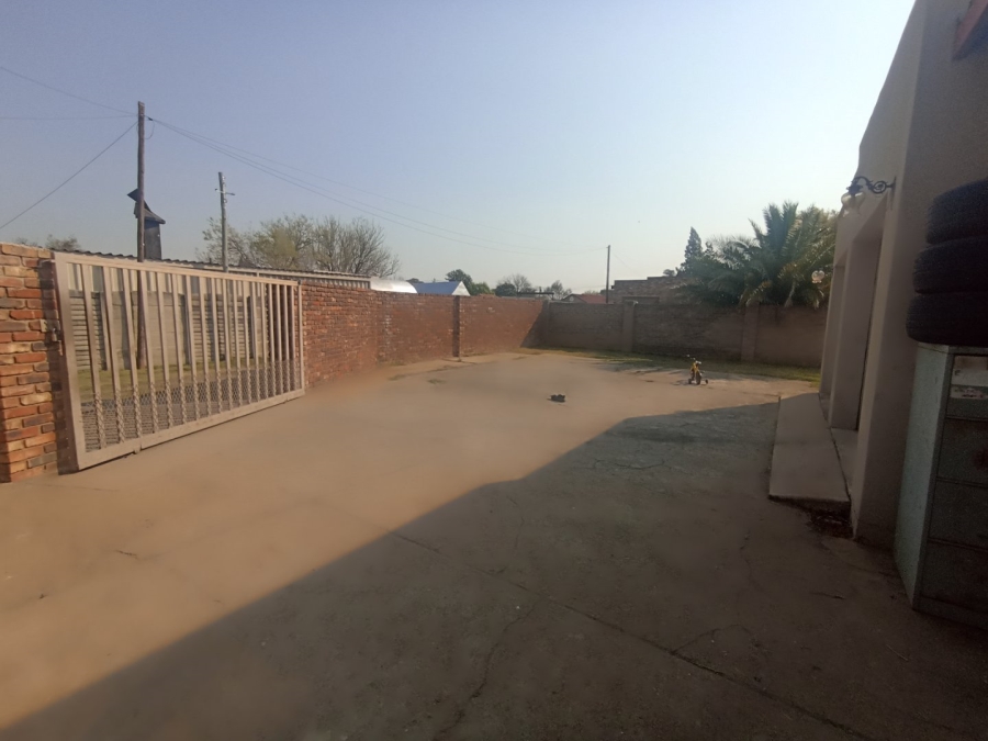 3 Bedroom Property for Sale in Potchefstroom South North West